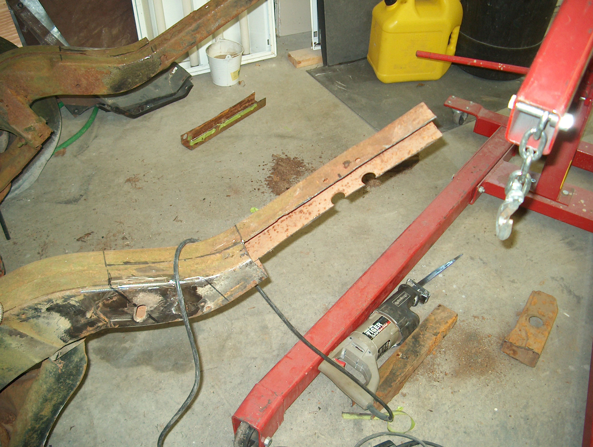 Leaving frame rails of subframe